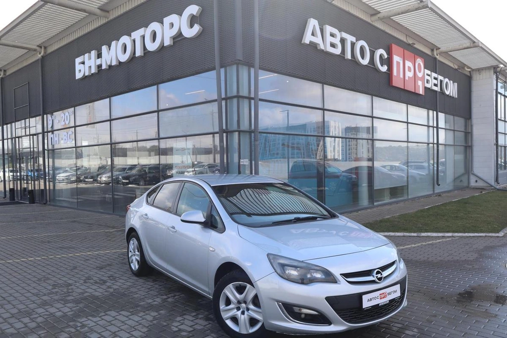 Седан Opel Astra 2013 года, 900000 рублей, Мирное