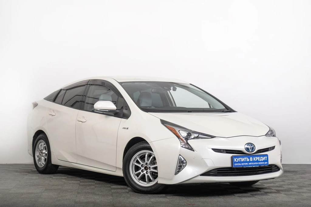 Лифтбек Toyota Prius 2016 года, 1849000 рублей, Томск