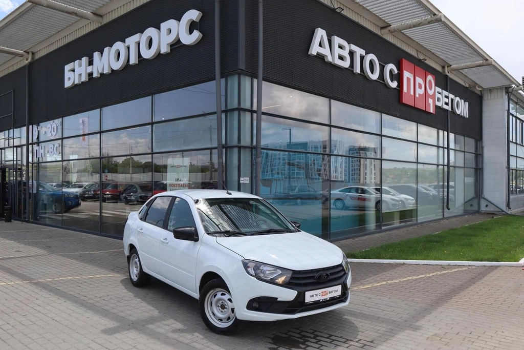 Седан ВАЗ (LADA) Granta 2023 года, 890000 рублей, Мирное