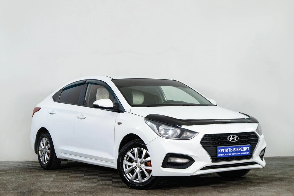 Седан Hyundai Solaris 2018 года, 1169000 рублей, Сургут