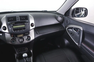 Внедорожник Toyota RAV4 2011 года, 1699000 рублей, Пермь