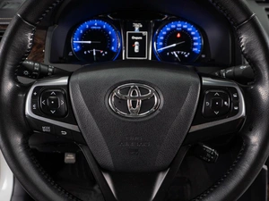 Седан Toyota Camry 2017 года, 2399000 рублей, Тюмень