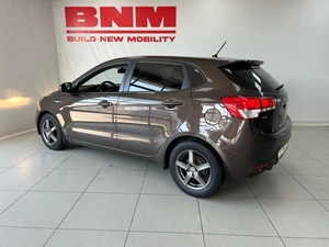 Хэтчбек 4 дв. Kia Rio 2016 года, 905000 рублей, Смоленск