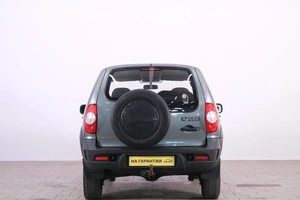 Внедорожник Chevrolet Niva 2010 года, 639000 рублей, Омск