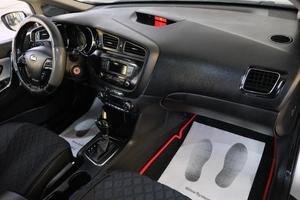 Хетчбэк Kia Ceed 2012 года, 969000 рублей, Омск