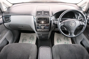 Минивэн Toyota Ipsum 2002 года, 749000 рублей, Красноярск