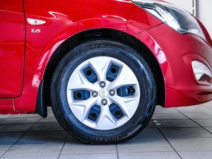 Седан Hyundai Solaris 2015 года, 990000 рублей, Красноярск