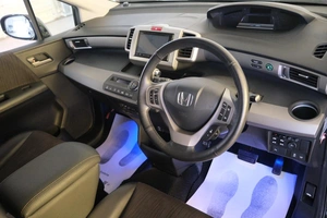 Минивэн Honda Freed 2015 года, 1499000 рублей, Омск
