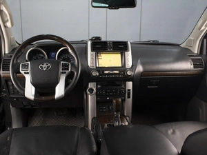 Внедорожник Toyota Land Cruiser Prado 2009 года, 2860000 рублей, Омск