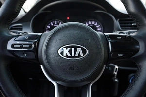 Седан Kia Rio 2017 года, 1120000 рублей, Ульяновск