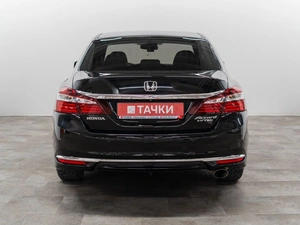 Седан Honda Accord 2016 года, 1999000 рублей, Красноярск