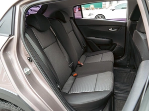 Хетчбэк Kia Rio X-Line 2018 года, 980000 рублей, Краснодар