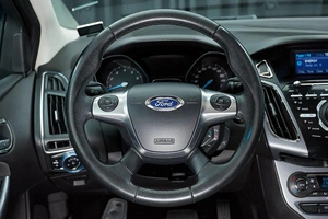 Хетчбэк Ford Focus 2011 года, 999000 рублей, Красноярск