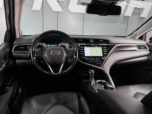 Седан Toyota Camry 2018 года, 2799000 рублей, Тюмень
