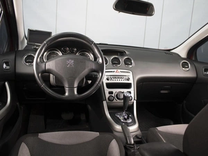 Хетчбэк Peugeot 308 2010 года, 460000 рублей, Омск