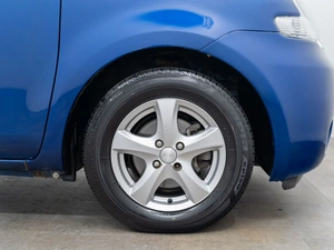 Минивэн Toyota Sienta 2004 года, 600000 рублей, Красноярск