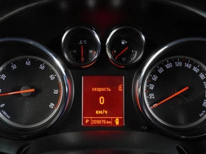 Седан Opel Astra 2012 года, 729000 рублей, Воронеж