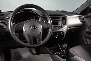 Седан Kia Rio 2010 года, 719000 рублей, Сургут