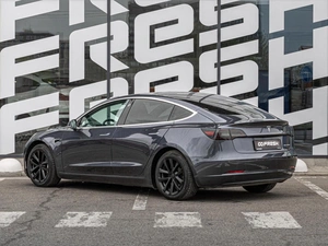 Седан Tesla Model 3 2019 года, 2999000 рублей, Краснодар