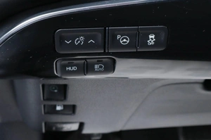 Хетчбэк Toyota Prius PHV 2017 года, 2449000 рублей, Челябинск
