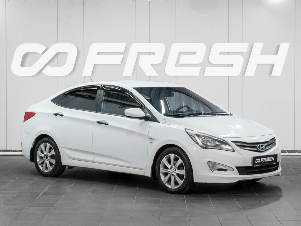 Седан Hyundai Solaris 2015 года, 799000 рублей, Сургут