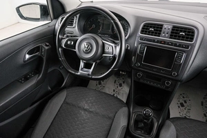 Седан Volkswagen Polo 2018 года, 969000 рублей, Красноярск