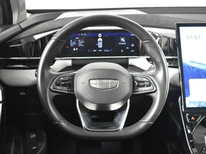 Внедорожник Geely Atlas 2023 года, 2693100 рублей, Казань