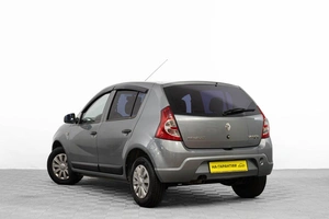 Хетчбэк Renault Sandero 2010 года, 579000 рублей, Барнаул