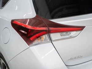 Хетчбэк Toyota Auris 2015 года, 1330000 рублей, Красноярск