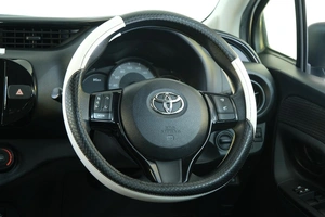 Хетчбэк Toyota Vitz 2019 года, 1069000 рублей, Омск