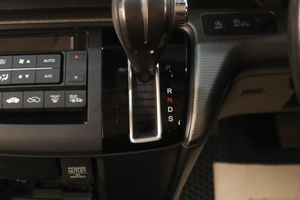 Минивэн Honda Stepwgn Spada 2015 года, 2129000 рублей, Челябинск