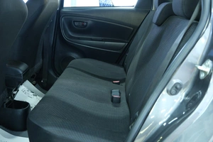Хетчбэк Toyota Vitz 2019 года, 1059000 рублей, Омск