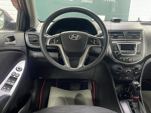 Седан Hyundai Solaris 2014 года, 899000 рублей, Ачинск