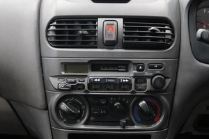 Седан Nissan Sunny 2001 года, 369000 рублей, Омск