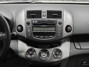 Внедорожник Toyota RAV4 2010 года, 1260000 рублей, Красноярск