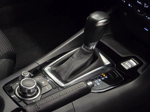 Седан Mazda Axela 2018 года, 1399000 рублей, Красноярск