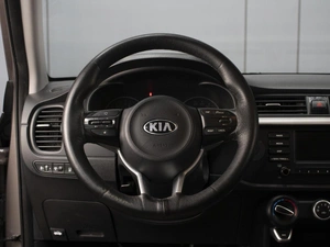 Хетчбэк Kia Rio X-Line 2018 года, 1250000 рублей, Омск