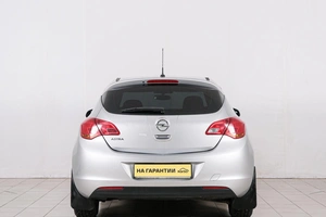 Хетчбэк Opel Astra 2012 года, 899000 рублей, Красноярск
