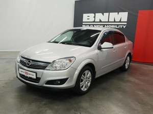 Седан Opel Astra 2011 года, 915000 рублей, Курск