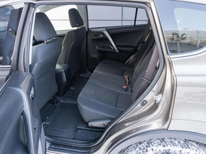 Внедорожник Toyota RAV4 2018 года, 1695000 рублей, Санкт-Петербург