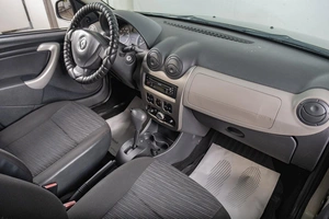 Хетчбэк Renault Sandero 2011 года, 689000 рублей, Томск