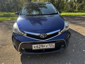 Универсал Toyota Prius Alpha 2017 года, 1850000 рублей, Красноярск
