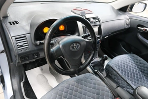 Седан Toyota Corolla 2008 года, 869000 рублей, Омск