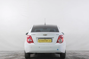 Седан Chevrolet Aveo 2013 года, 649000 рублей, Кемерово