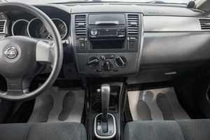 Хетчбэк Nissan Tiida 2012 года, 759000 рублей, Барнаул