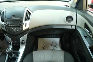 Седан Chevrolet Cruze 2013 года, 599000 рублей, Омск