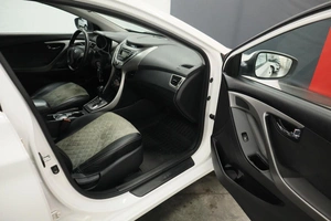 Седан Hyundai Elantra 2013 года, 1200000 рублей, Курск