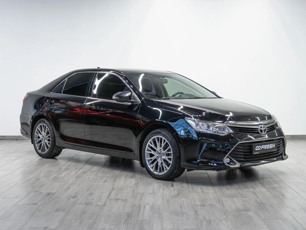 Седан Toyota Camry 2017 года, 2199000 рублей, Саратов