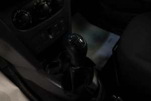 Седан Renault Logan 2019 года, 669000 рублей, Челябинск