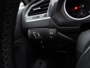 Внедорожник Volkswagen Tiguan 2018 года, 2299000 рублей, Саратов